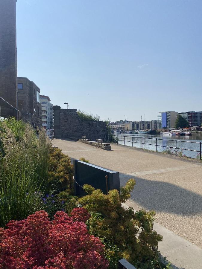 Sublime Waterfront Retreat With Private Terrace Apartment Bristol Exterior photo